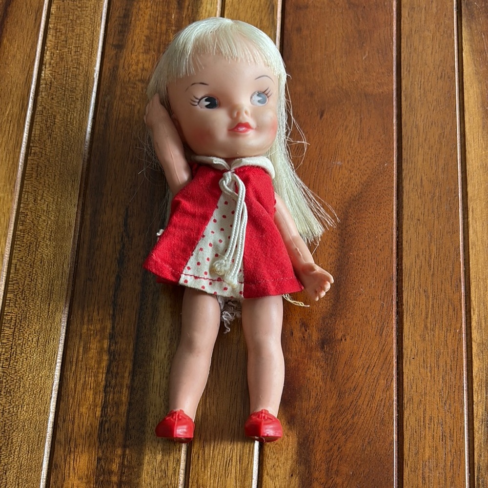 Vintage Remco Heidi Waving Pocket Doll 1964. Original Dress and SHOES